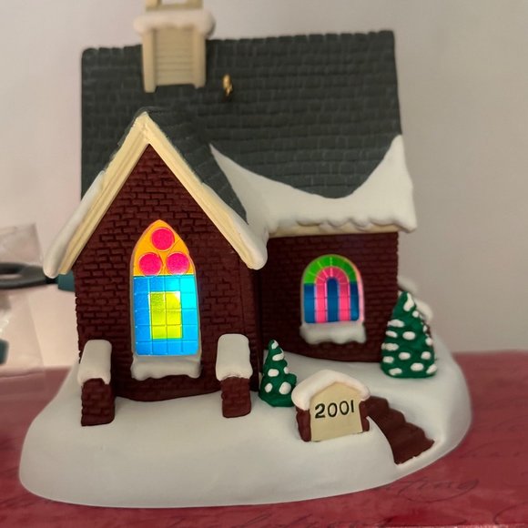 Hallmark Keepsake Ornament Candlelight Services Magic Collectors Series Light Up - Picture 3 of 9